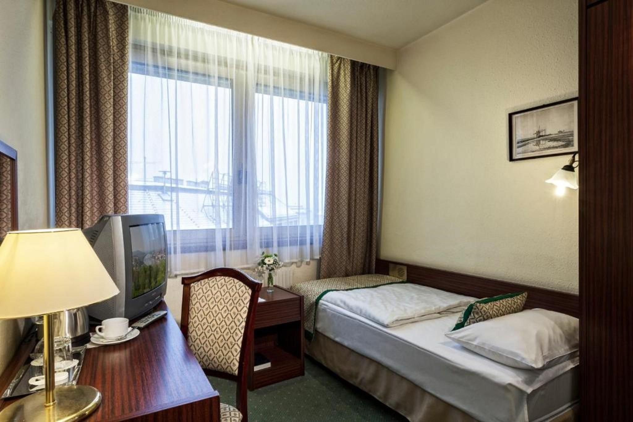 Danubius Hotel Hungaria City Center Budapest Exterior photo