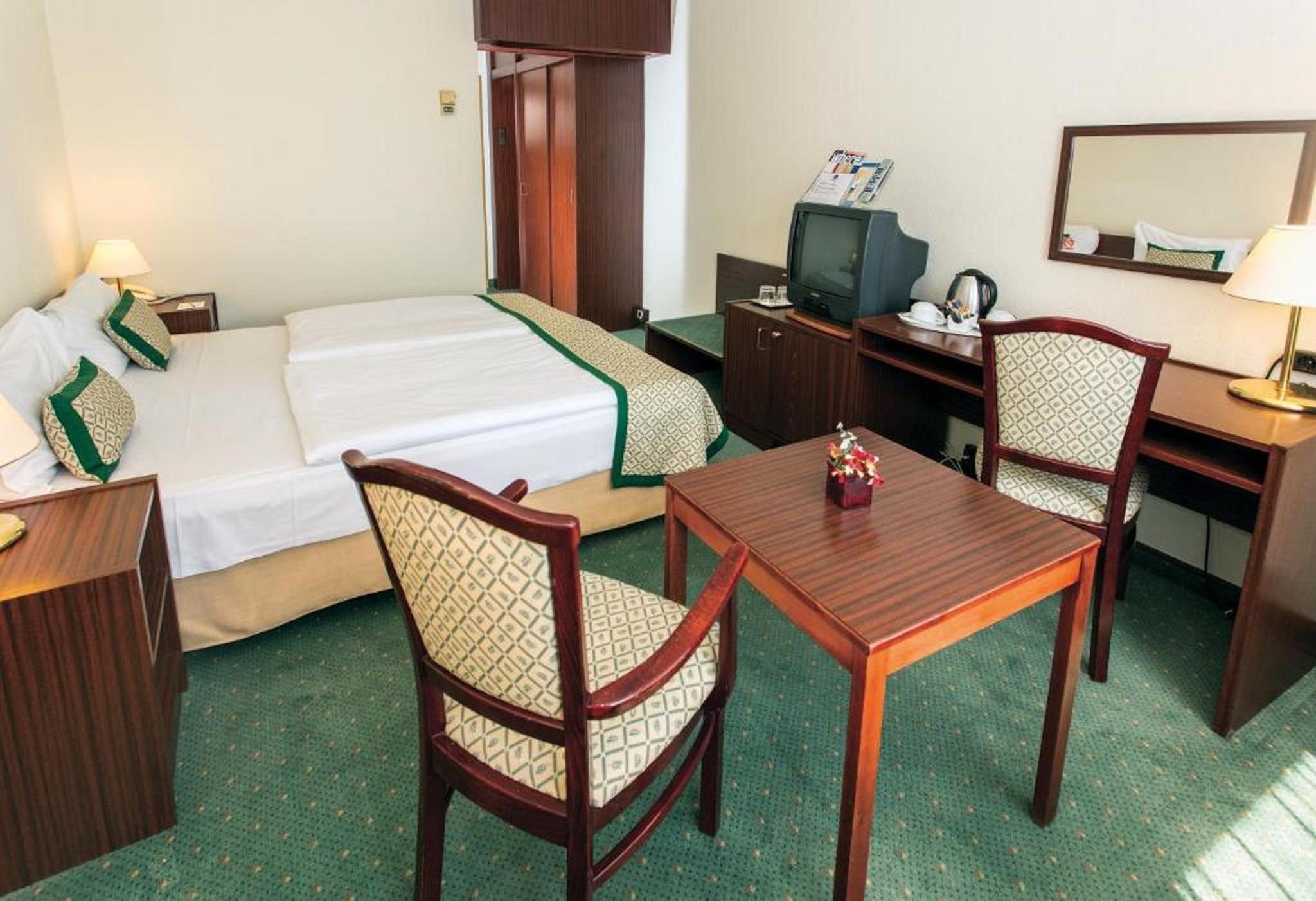 Danubius Hotel Hungaria City Center Budapest Exterior photo