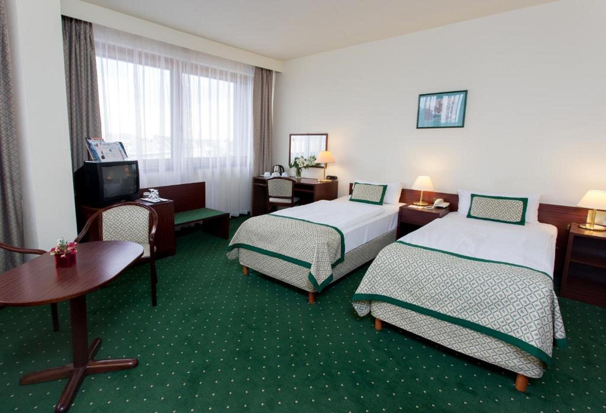 Danubius Hotel Hungaria City Center Budapest Exterior photo