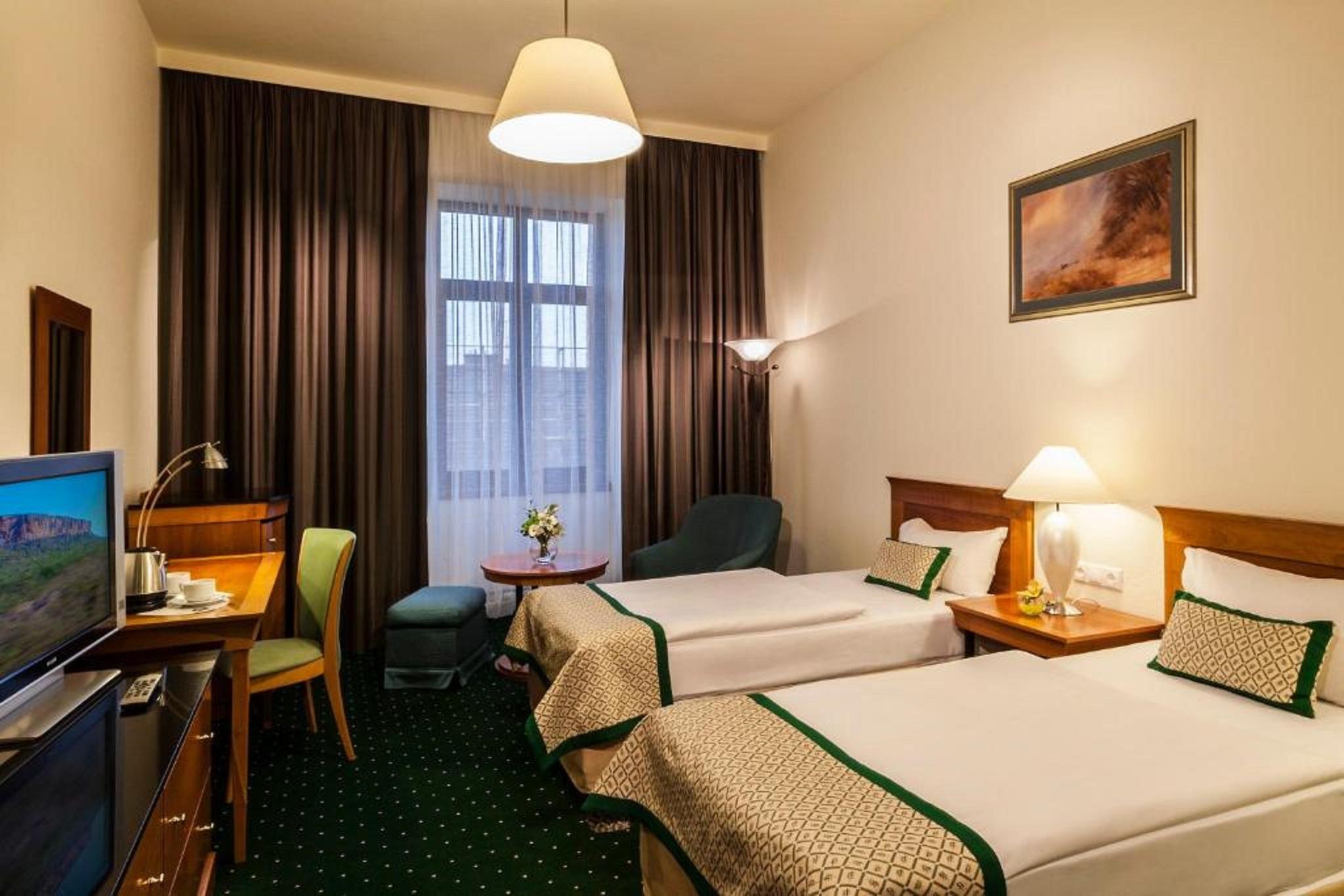 Danubius Hotel Hungaria City Center Budapest Exterior photo