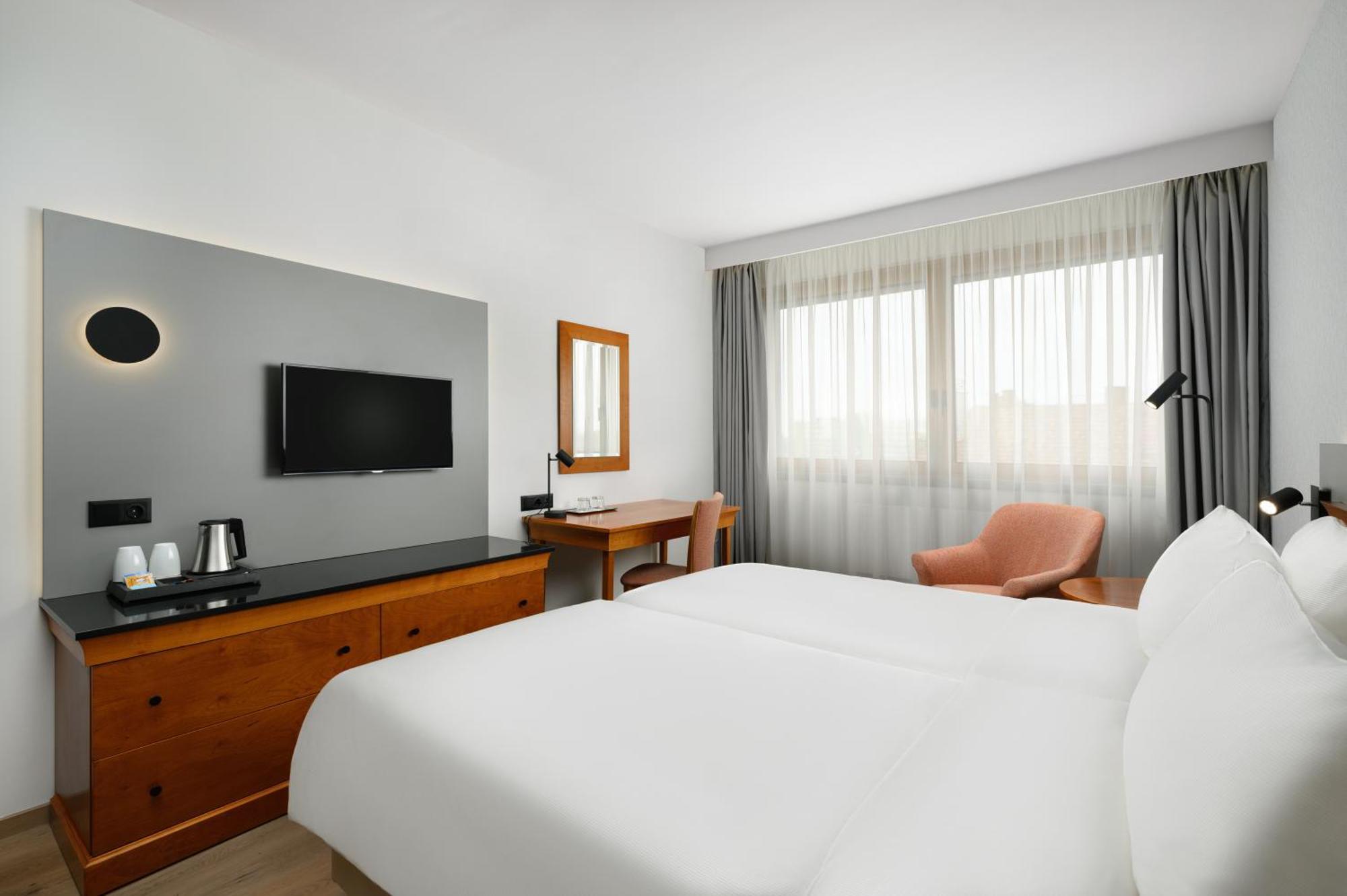 Danubius Hotel Hungaria City Center Budapest Exterior photo