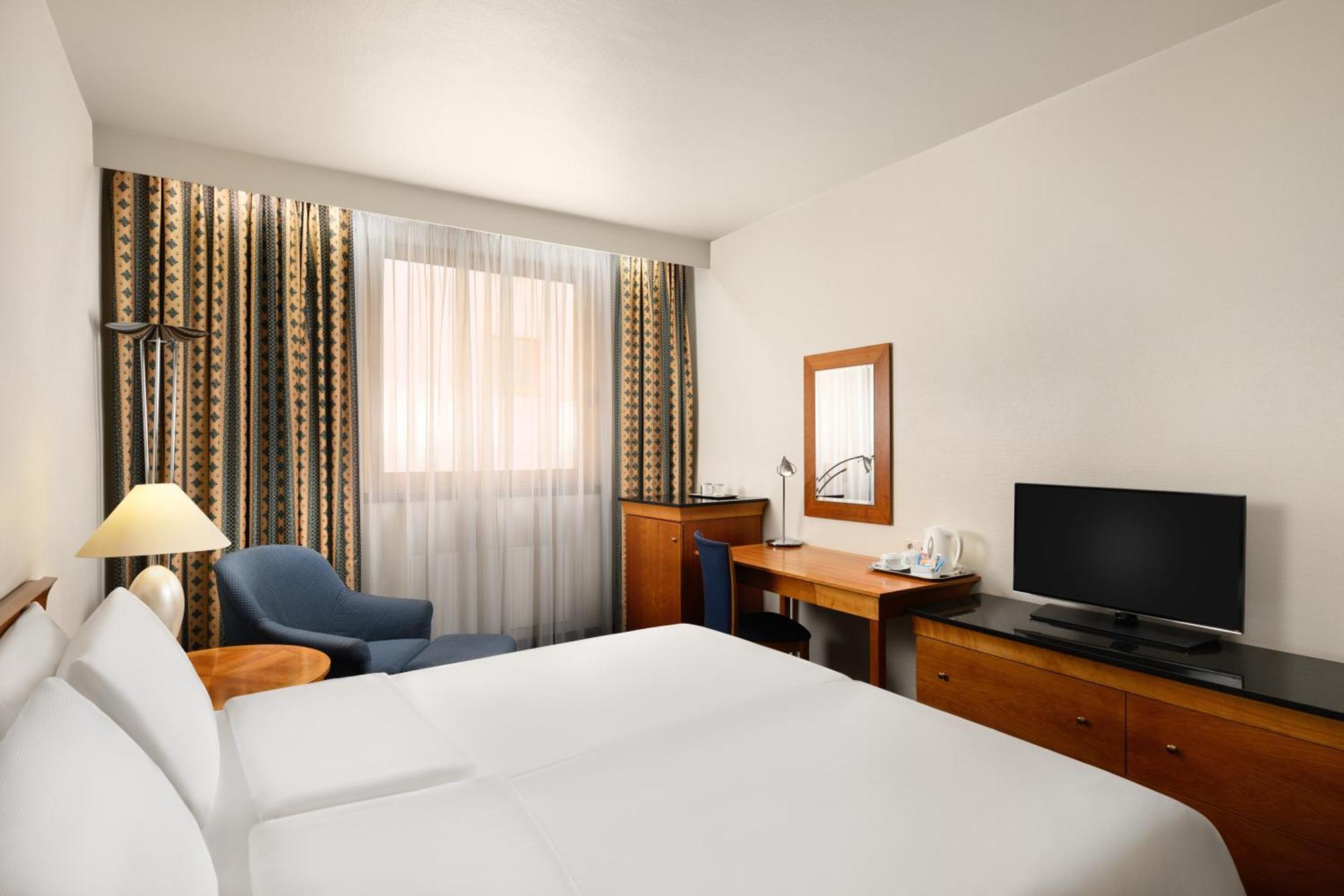 Danubius Hotel Hungaria City Center Budapest Exterior photo