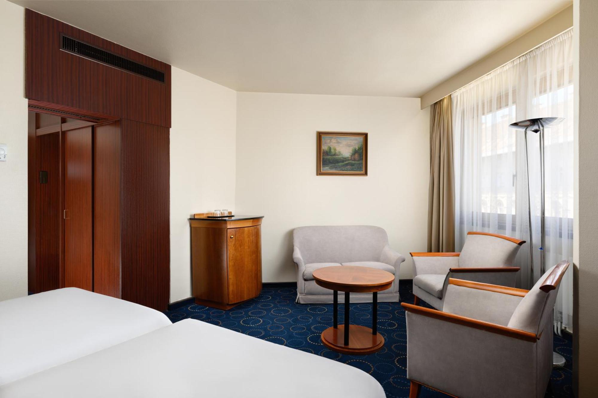 Danubius Hotel Hungaria City Center Budapest Exterior photo